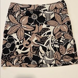 H & M SZ 4 Short Floral Mini Skirt (D3)